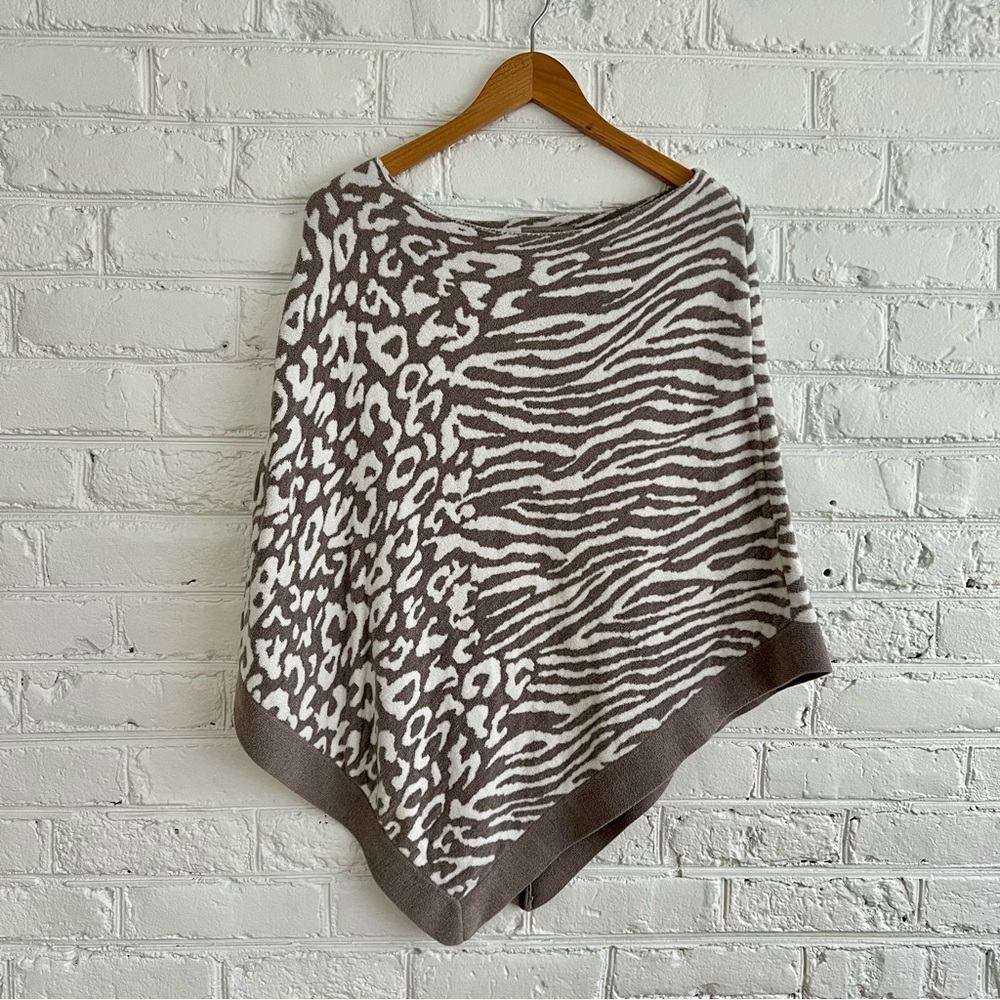 Barefoot Dreams Ocean Breeze Poncho Cozy Chic Ultra Light Gray Animal Print NWOT